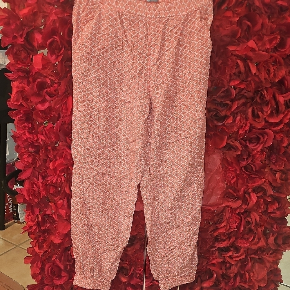 Old Navy Girls Salmon Patterned Pants Loose Fit Size Large 10/12